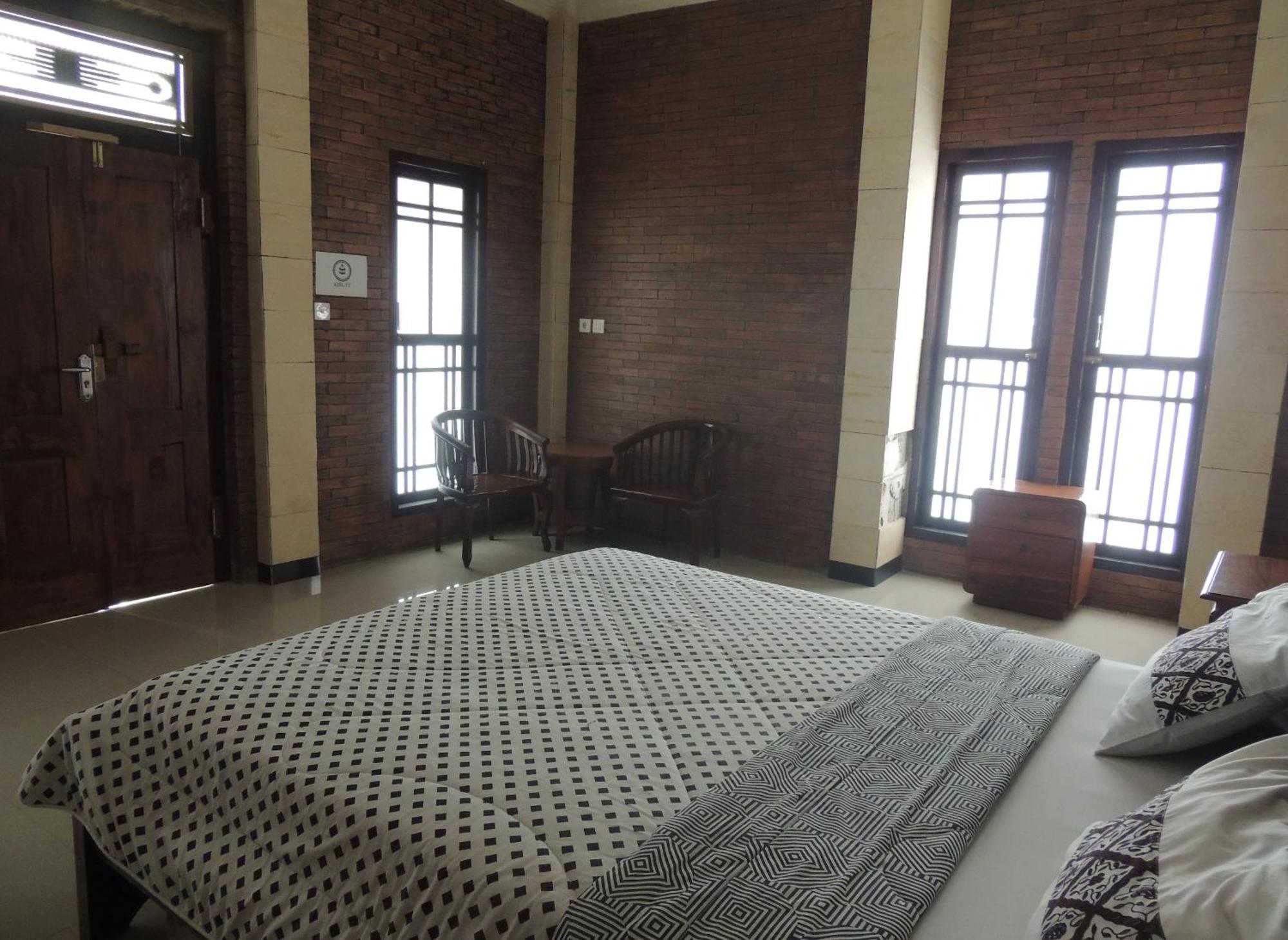 Lotus 2 Guest House Магеланг Экстерьер фото