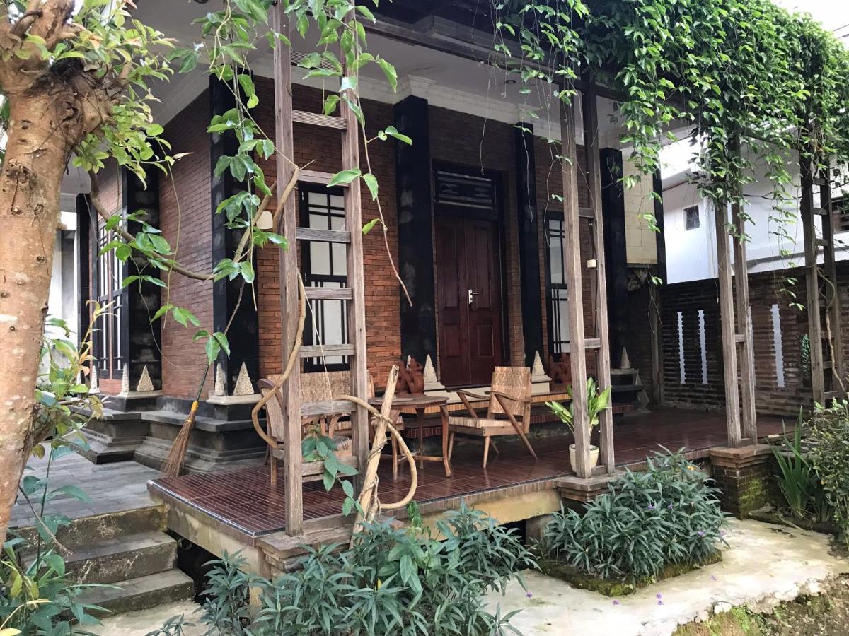 Lotus 2 Guest House Магеланг Экстерьер фото