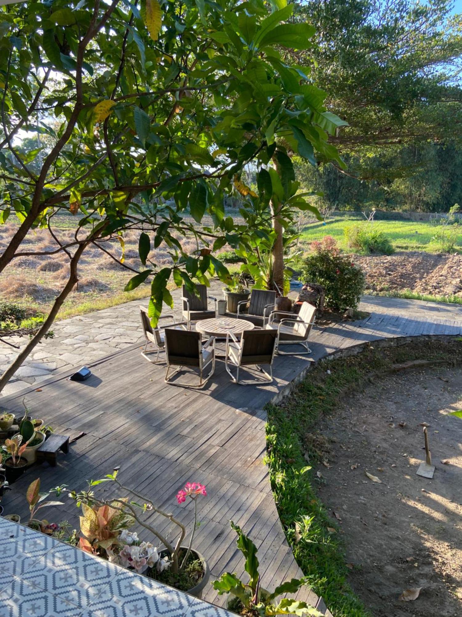 Lotus 2 Guest House Магеланг Экстерьер фото