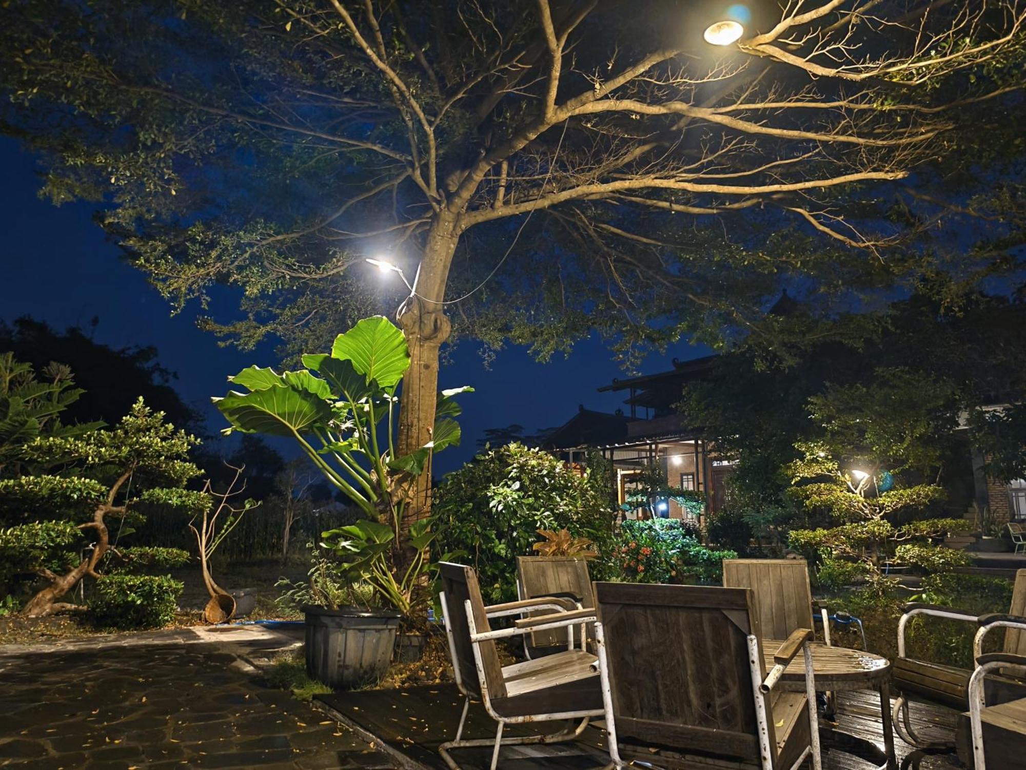 Lotus 2 Guest House Магеланг Экстерьер фото