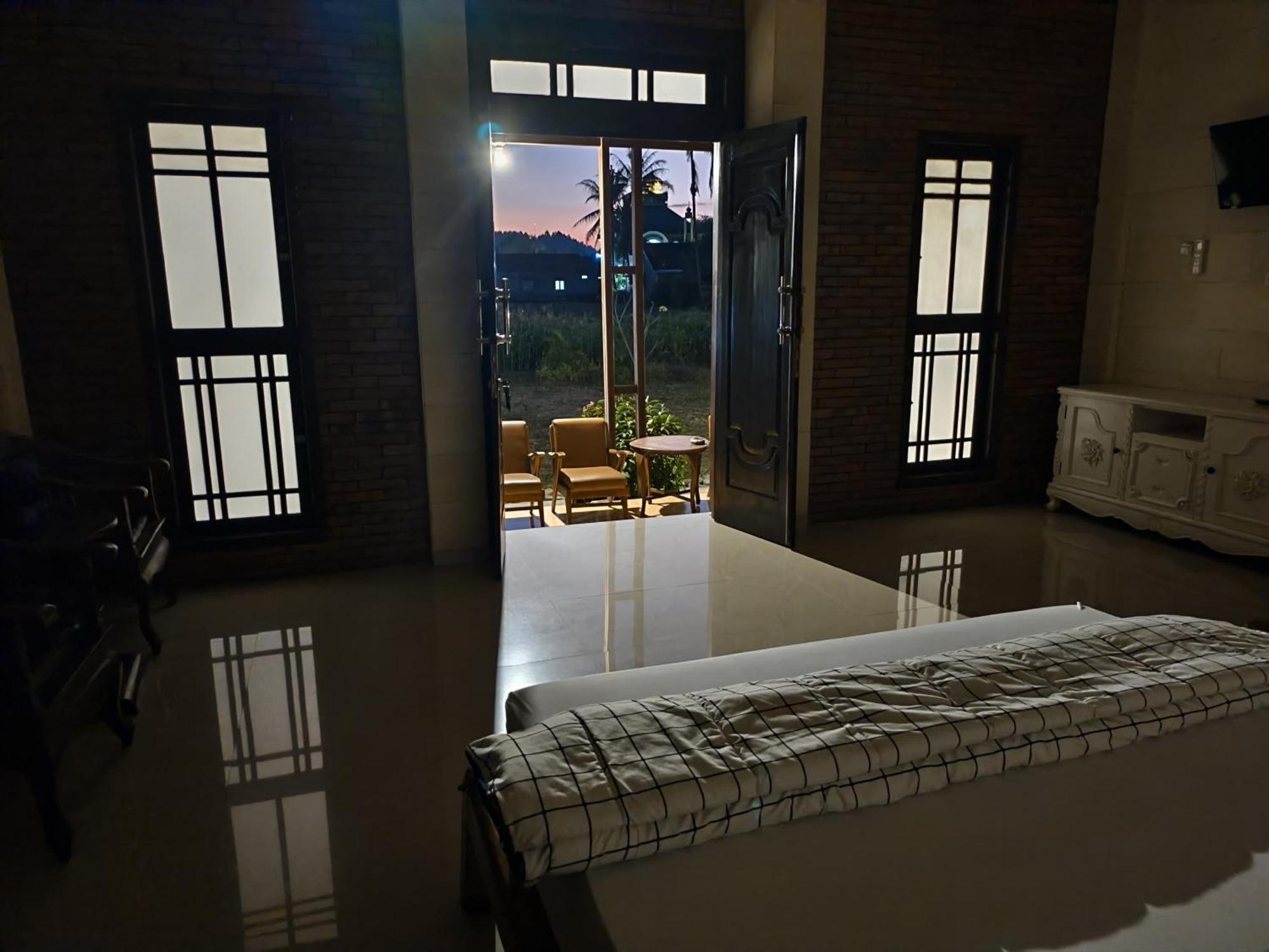 Lotus 2 Guest House Магеланг Экстерьер фото