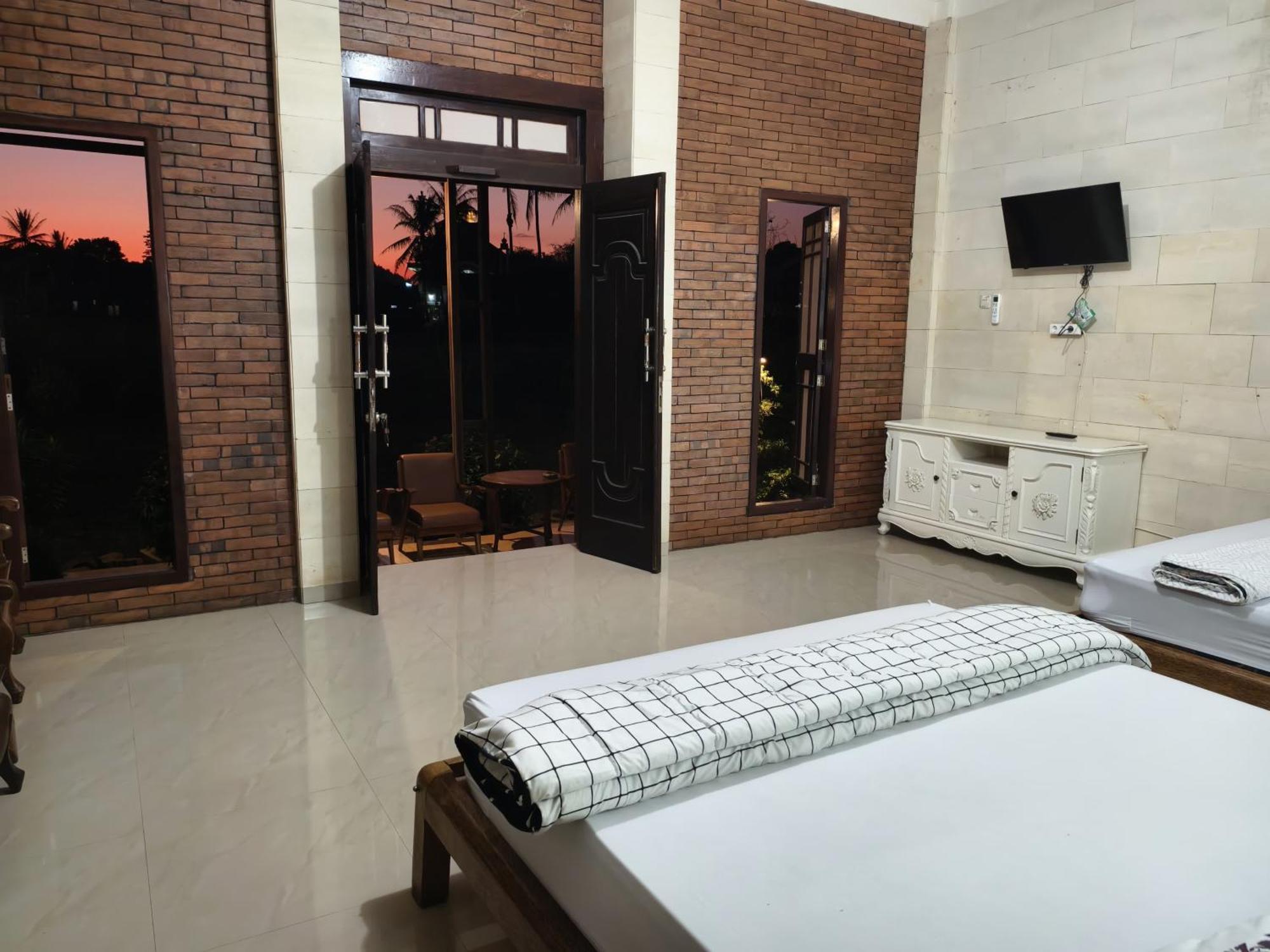 Lotus 2 Guest House Магеланг Экстерьер фото