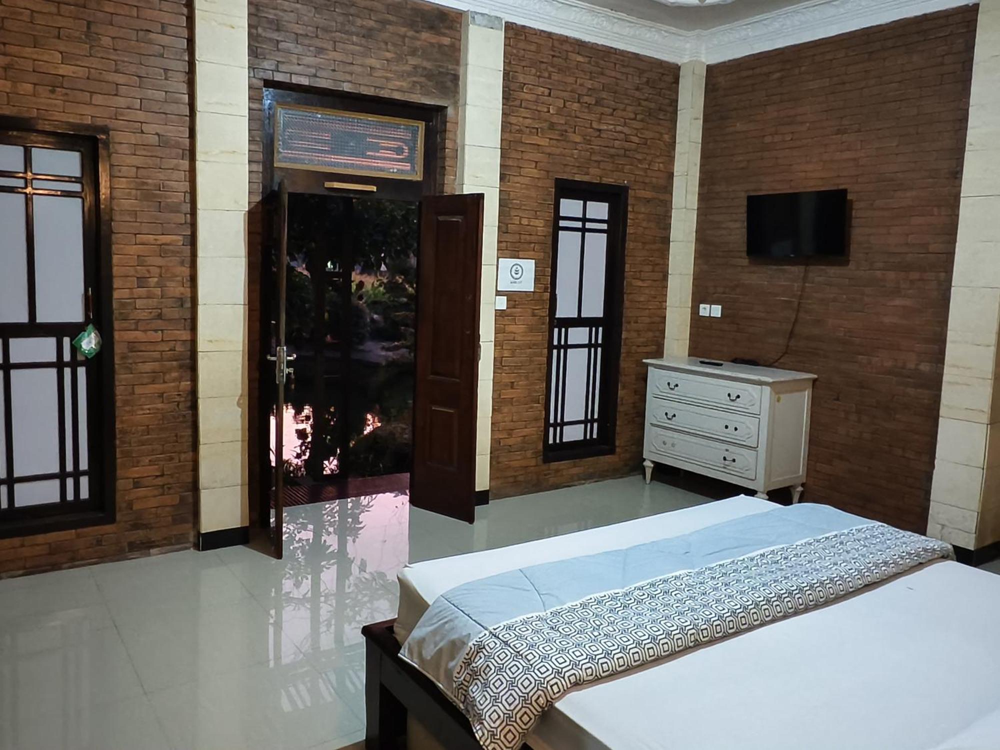 Lotus 2 Guest House Магеланг Экстерьер фото