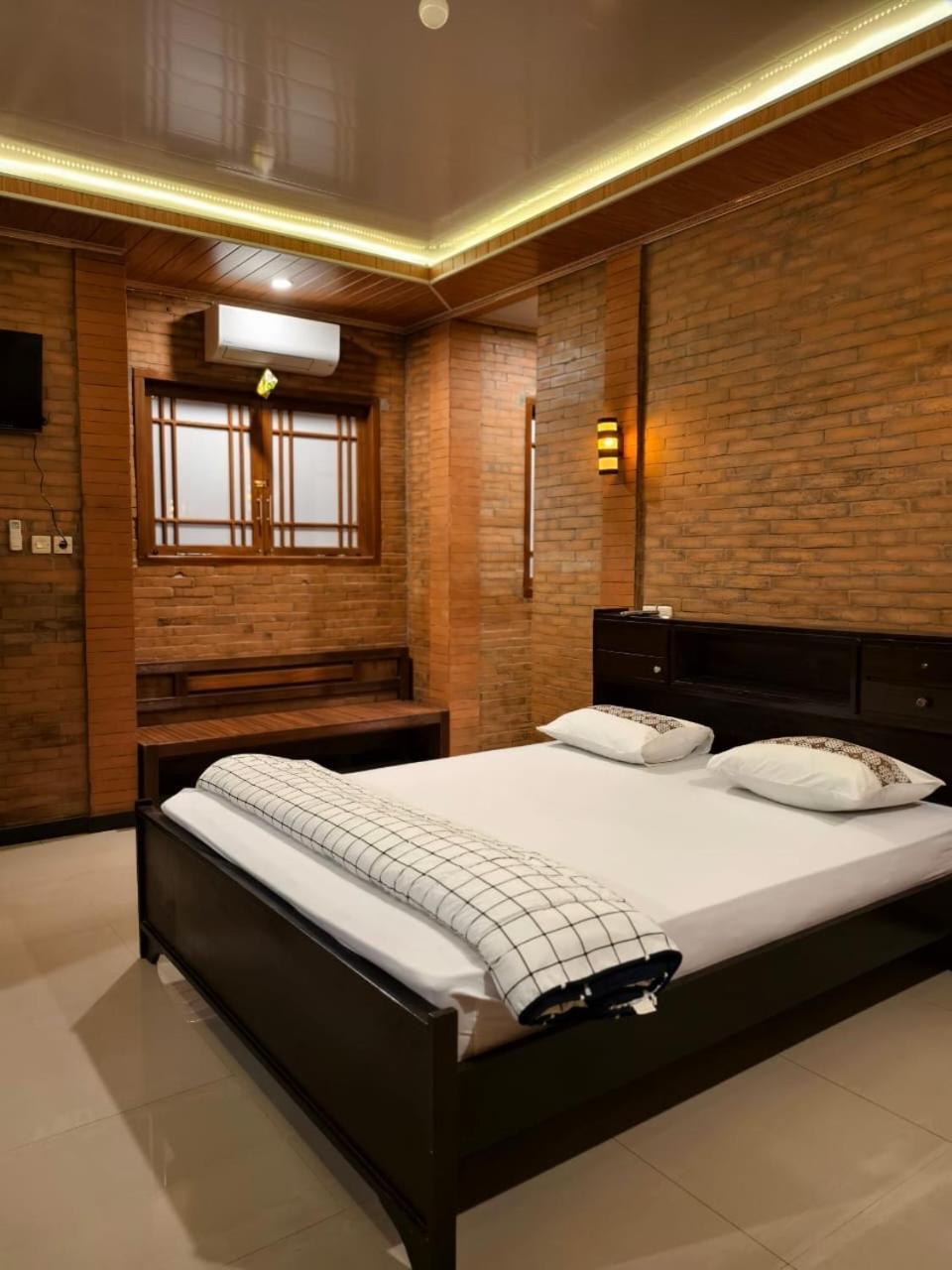 Lotus 2 Guest House Магеланг Экстерьер фото