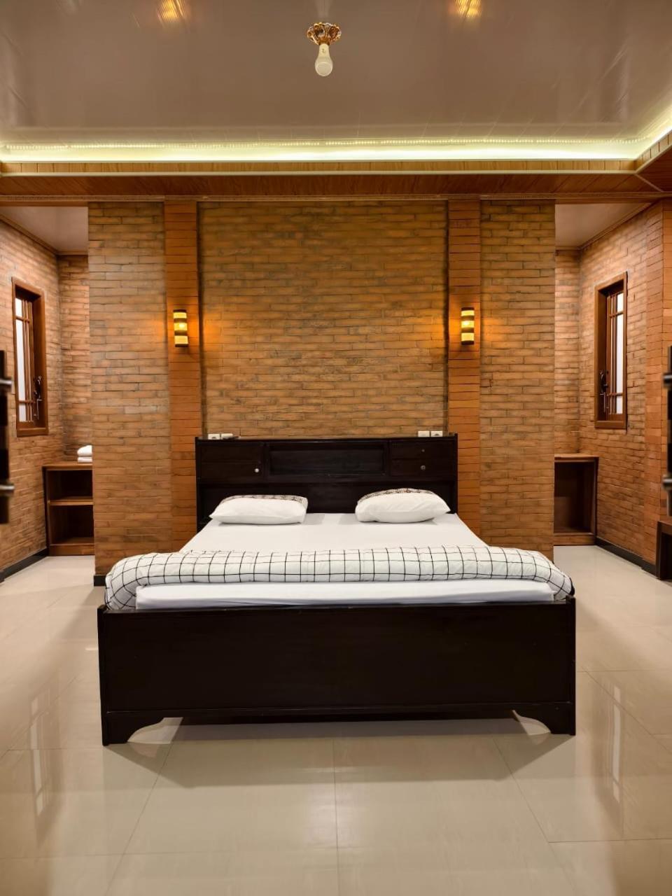 Lotus 2 Guest House Магеланг Экстерьер фото