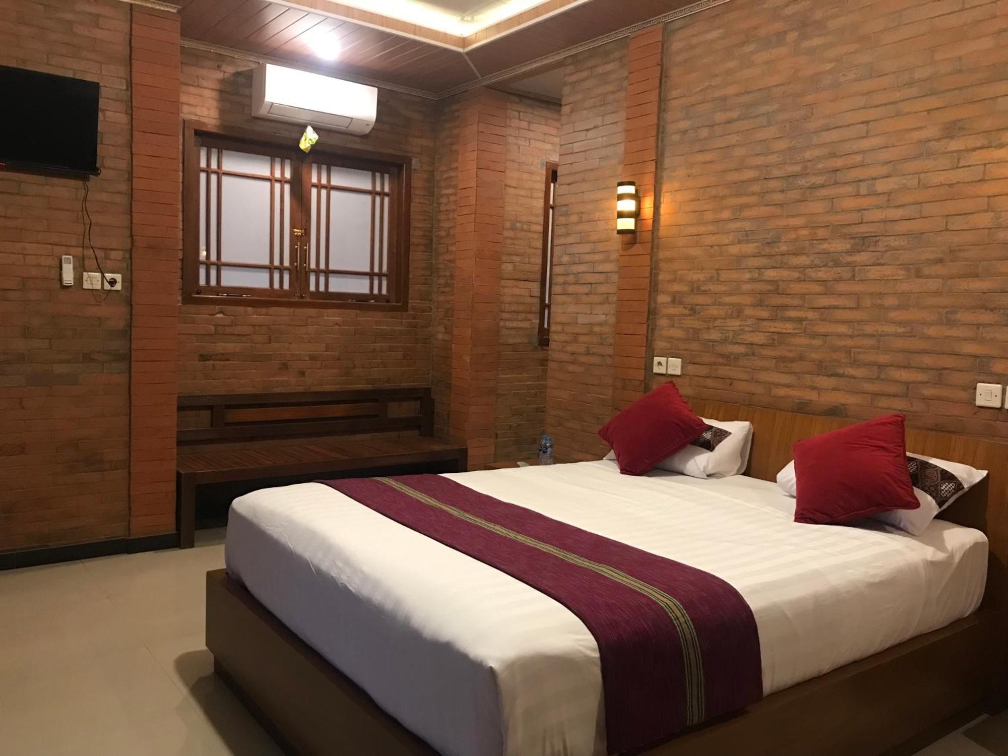 Lotus 2 Guest House Магеланг Экстерьер фото