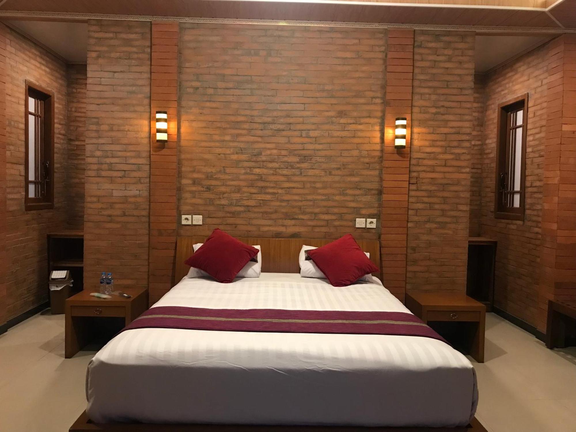 Lotus 2 Guest House Магеланг Экстерьер фото